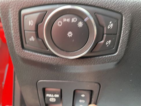 Used 2015 Ford Explorer XLT AWD/4WD image 9