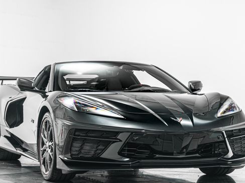 Used 2023 Chevrolet Corvette Stingray Premium Cpe w/ Z51 Performance Package RWD image 3