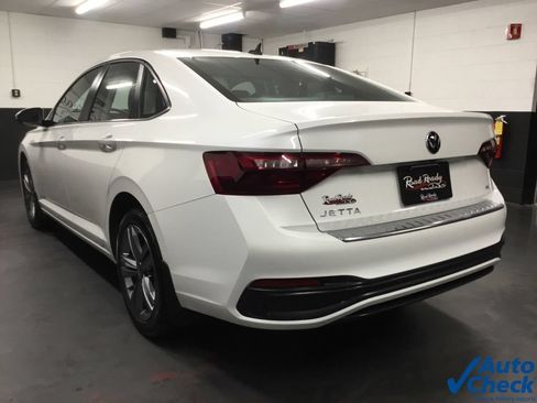 Used 2023 Volkswagen Jetta SE FWD image 8