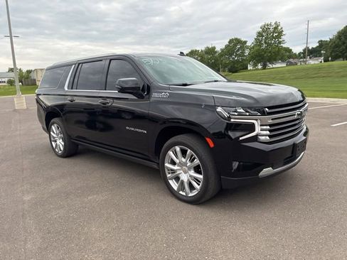 Used 2021 Chevrolet Suburban High Country w/ Premium Package AWD/4WD image 6