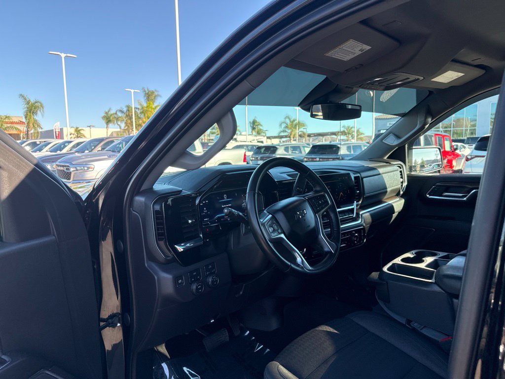 Used 2023 Chevrolet Silverado 1500 RST AWD/4WD image 17