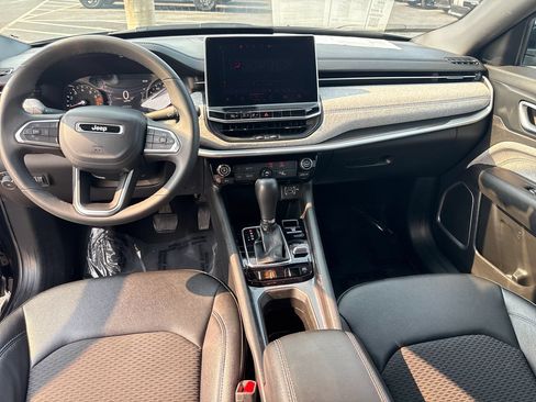 Used 2024 Jeep Compass Latitude AWD/4WD image 14