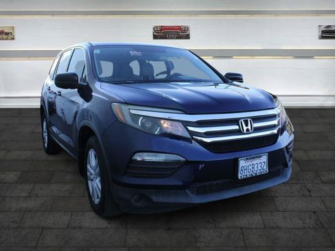 Used 2018 Honda Pilot LX image 2