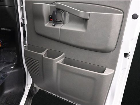 Used 2018 Chevrolet Express 2500 Extended w/ Driver Convenience Package image 15