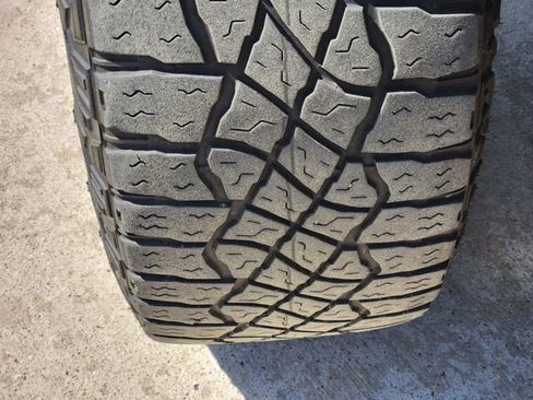 Used 2024 GMC Sierra 2500 AT4X w/ AT4X AEV Edition image 11