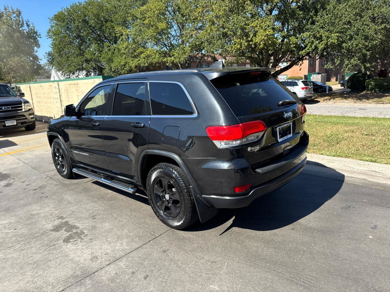 Used 2016 Jeep Grand Cherokee Laredo RWD image 4