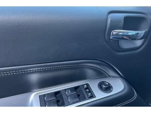 Used 2017 Jeep Compass Latitude image 13