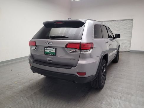Used 2021 Jeep Grand Cherokee Laredo image 7