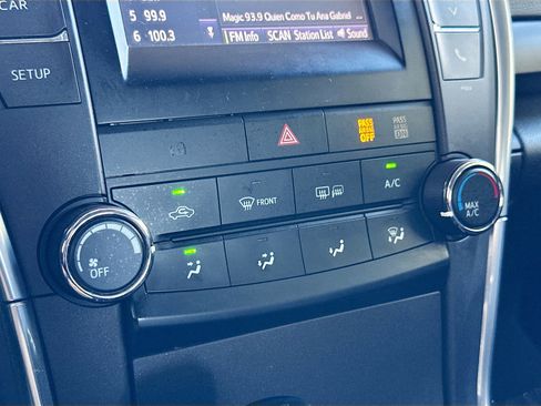 Used 2016 Toyota Camry LE image 15