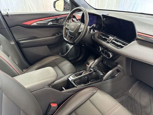 Used 2025 Chevrolet TrailBlazer RS w/ Convenience Package FWD image 27