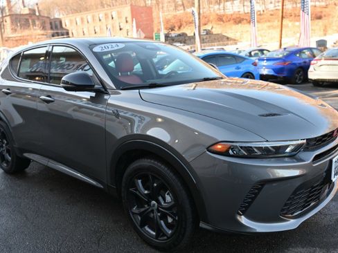 Used 2024 Dodge Hornet R/T Plus w/ R/T Blacktop Package image 9