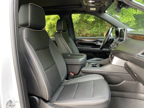 Used 2023 Chevrolet Suburban Premier AWD/4WD image 35