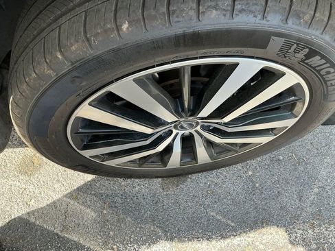 Used 2024 Nissan Pathfinder Platinum image 10