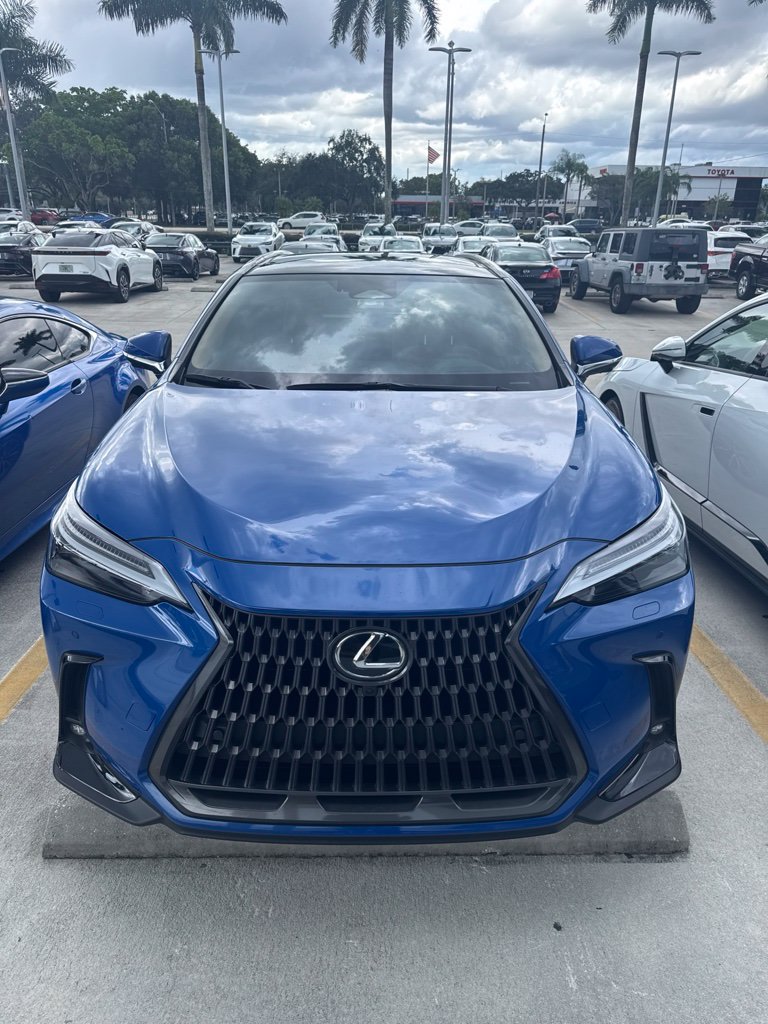 Used 2025 Lexus NX 350h AWD w/ Accessory Package (Z2) image 3