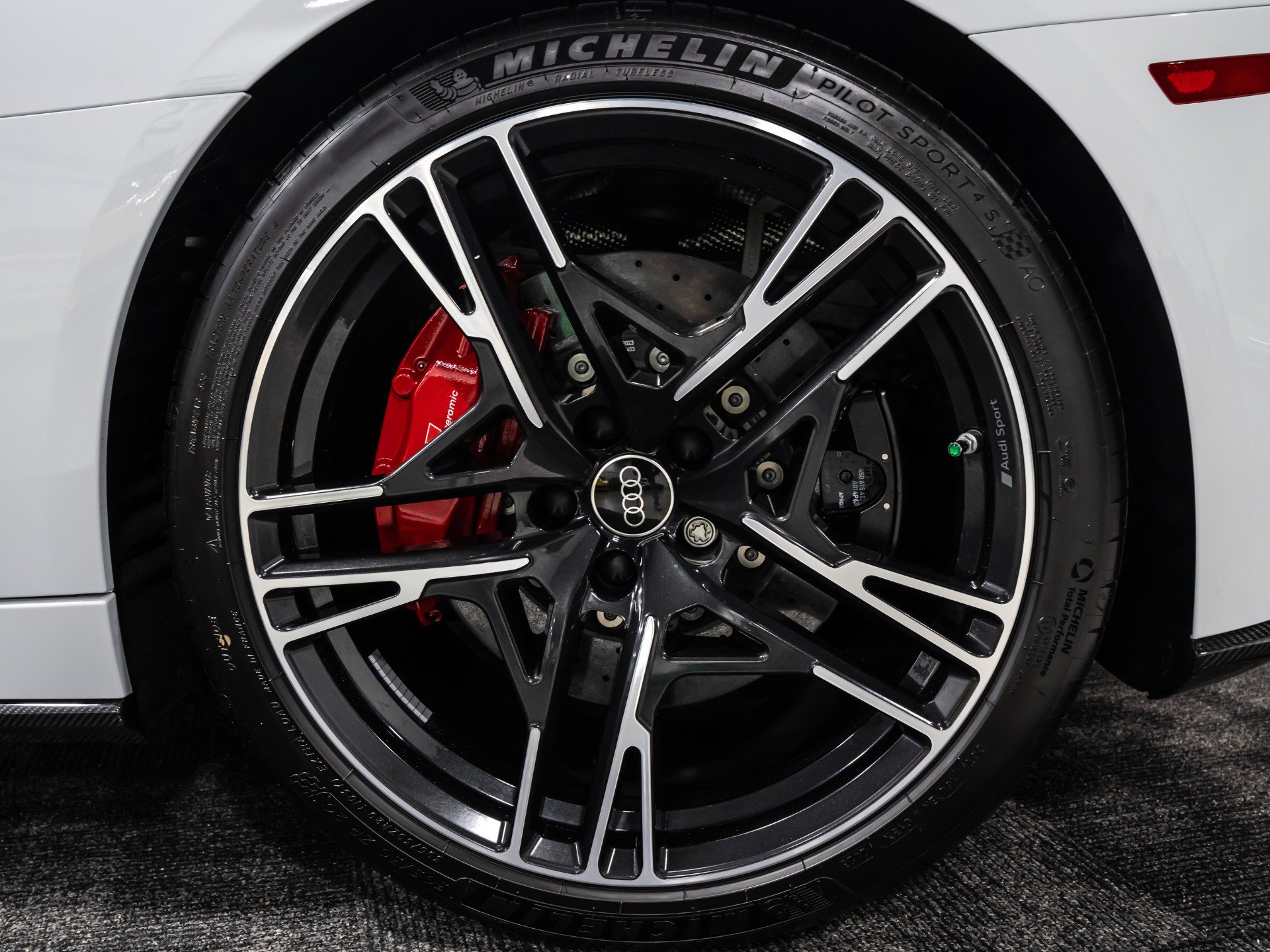 Used 2023 Audi R8 V10 performance AWD/4WD image 38