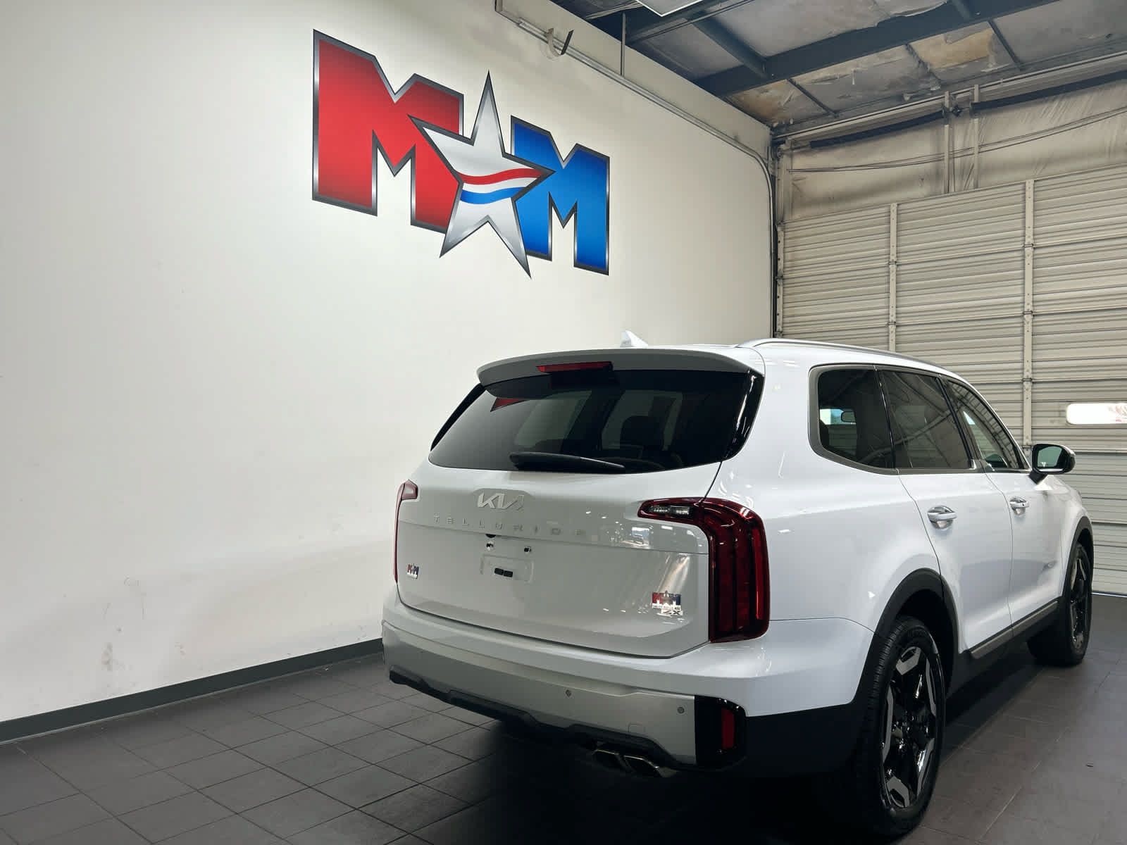 Used 2024 Kia Telluride S AWD/4WD image 3