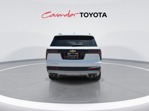 Used 2026 Chevrolet Traverse LT FWD image 7