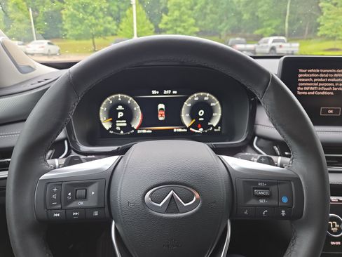 Used 2023 INFINITI QX60 Luxe w/ Performance Audio Package FWD image 11
