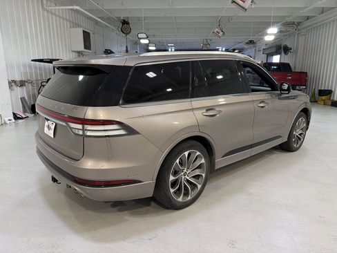 Used 2021 Lincoln Aviator Grand Touring w/ Elements Package Plus image 5