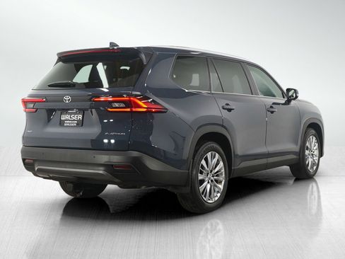 Used 2024 Toyota Grand Highlander Platinum image 5
