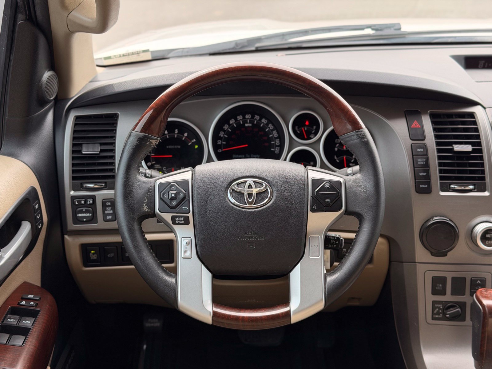 Used 2015 Toyota Sequoia Platinum RWD image 46