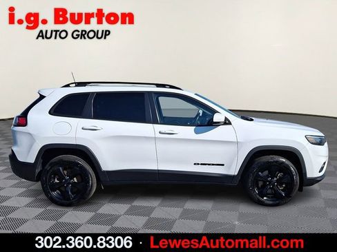 Used 2021 Jeep Cherokee Latitude Plus image 7