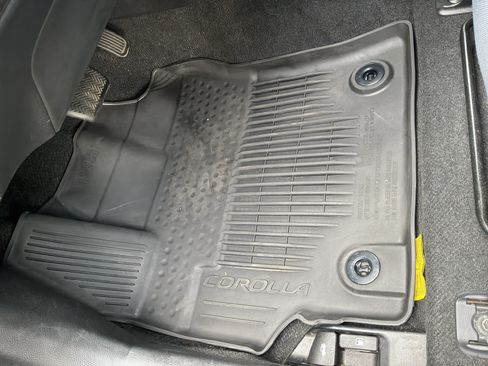 Used 2024 Toyota Corolla SE FWD image 17