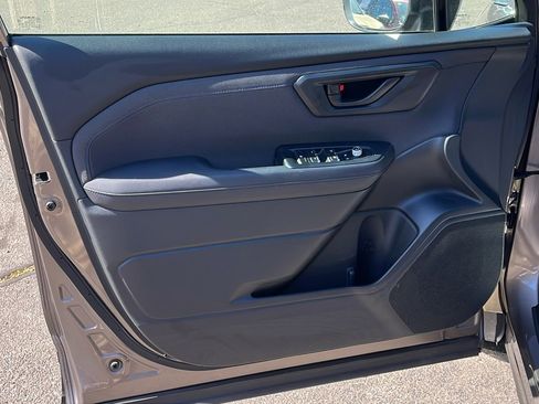 Certified 2025 Subaru Forester Premium image 10