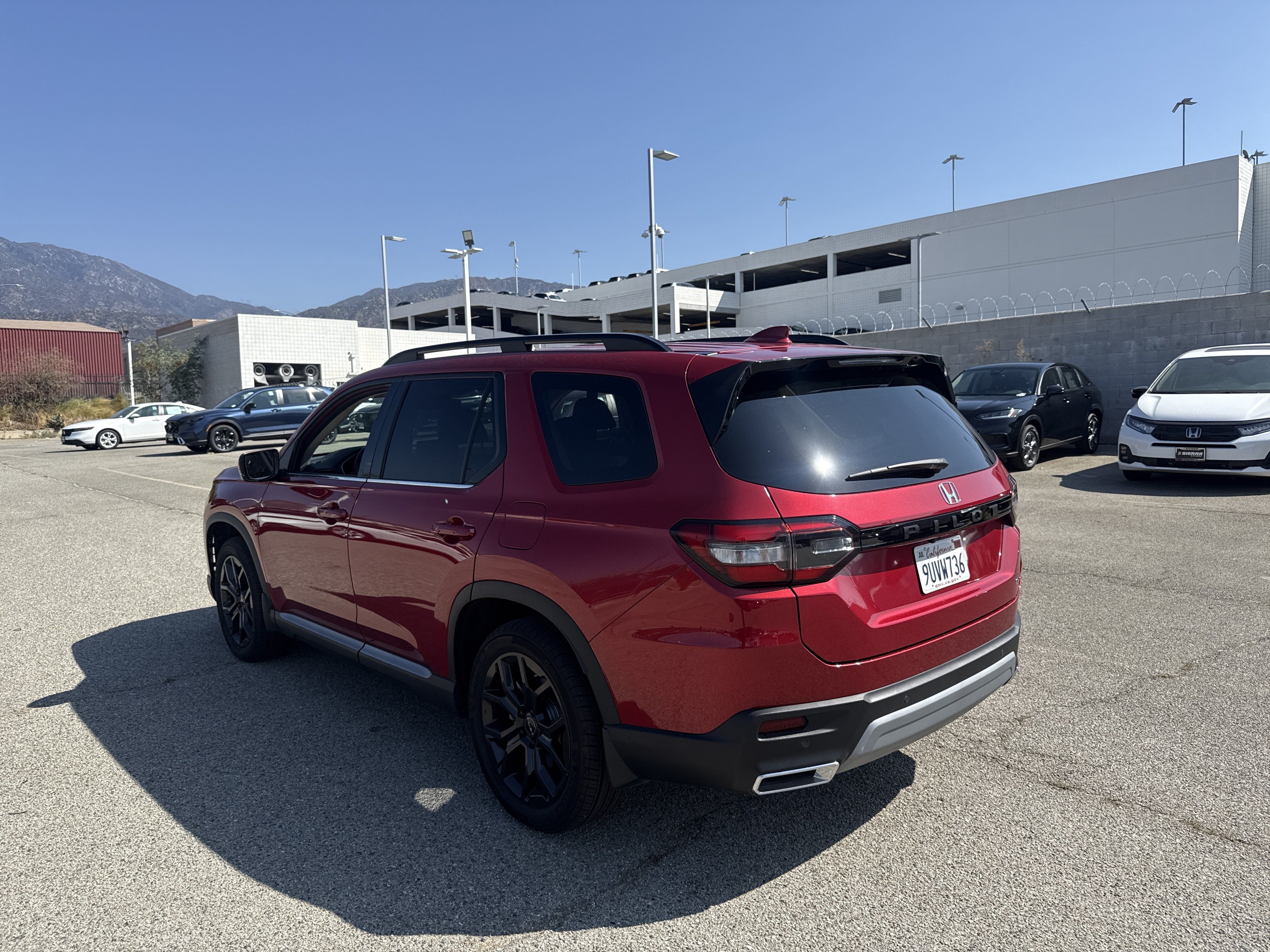Used 2025 Honda Pilot Touring image 5