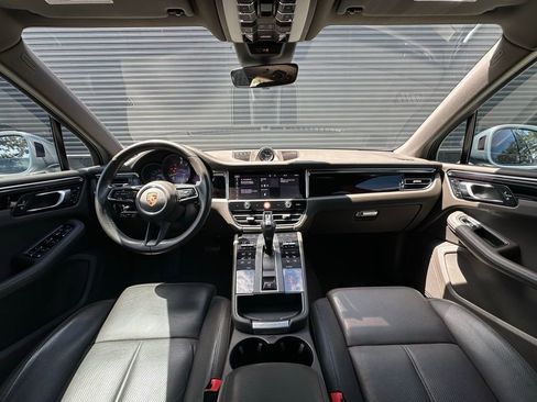 Certified 2023 Porsche Macan Turbo AWD/4WD image 6