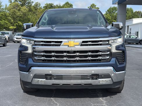 Used 2023 Chevrolet Silverado 1500 LTZ w/ Technology Package AWD/4WD image 3