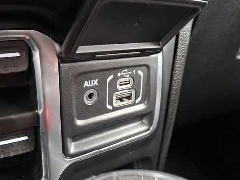 Used 2025 Jeep Gladiator Sport image 24