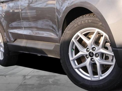 Certified 2024 Ford Edge SEL image 3