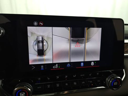 Used 2025 GMC Canyon Denali AWD/4WD image 30
