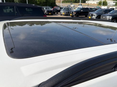 Used 2023 Ford Explorer XLT w/ Equipment Group 202A RWD image 19