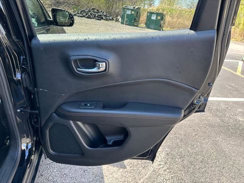 Certified 2018 Jeep Compass Limited w/ Navigation Group AWD/4WD image 29