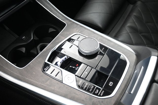 Used 2024 BMW X5 xDrive40i AWD/4WD image 9