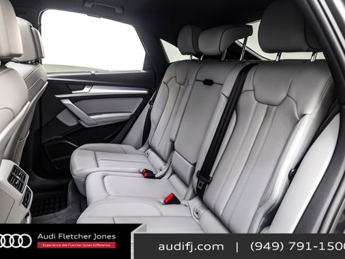 Used 2024 Audi Q5 2.0T Prestige w/ Prestige Package image 9