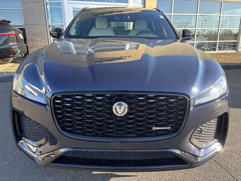 Certified 2025 Jaguar F-PACE R-Dynamic S image 3