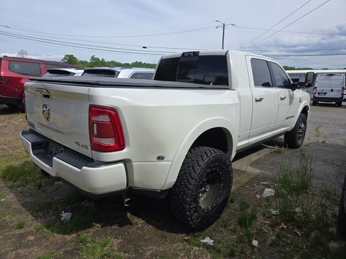 Used 2022 RAM 3500 Limited AWD/4WD image 2