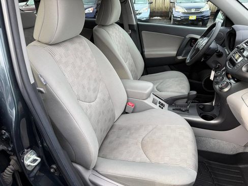 Used 2011 Toyota RAV4 4WD image 40