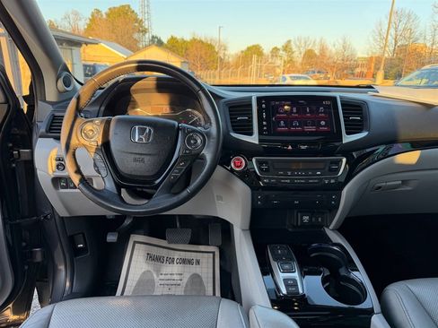 Used 2017 Honda Pilot Elite image 28