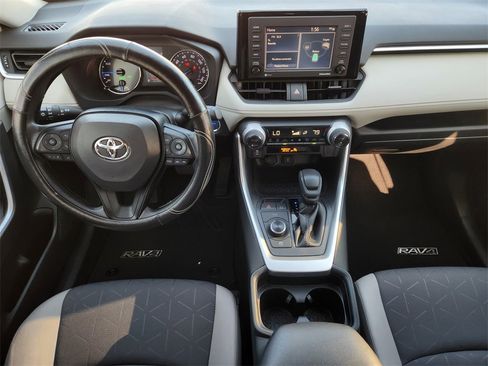Used 2020 Toyota RAV4 XLE image 20