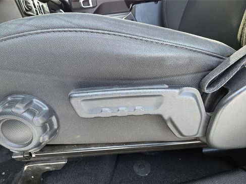 Used 2020 Jeep Wrangler Unlimited Sport S image 26