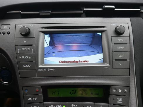 Used 2015 Toyota Prius Four image 11