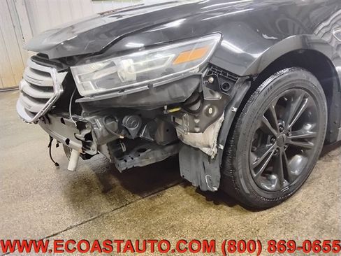 Used 2015 Ford Taurus SE FWD image 19