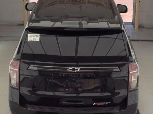 Used 2021 Chevrolet Suburban RST w/ Luxury Package RWD image 17