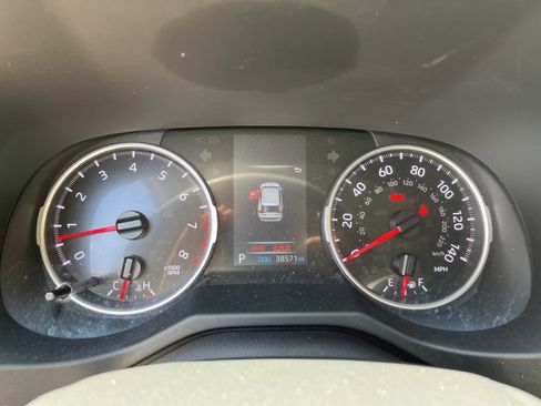 Used 2022 Toyota RAV4 LE FWD image 23