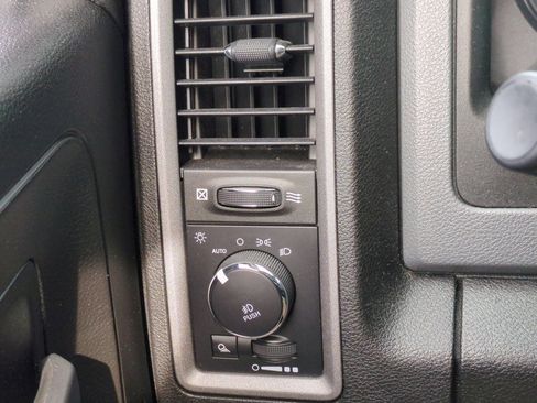 Used 2019 RAM 1500 Express w/ Express Value Package image 17