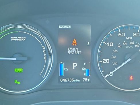 Used 2018 Mitsubishi Outlander SEL image 28